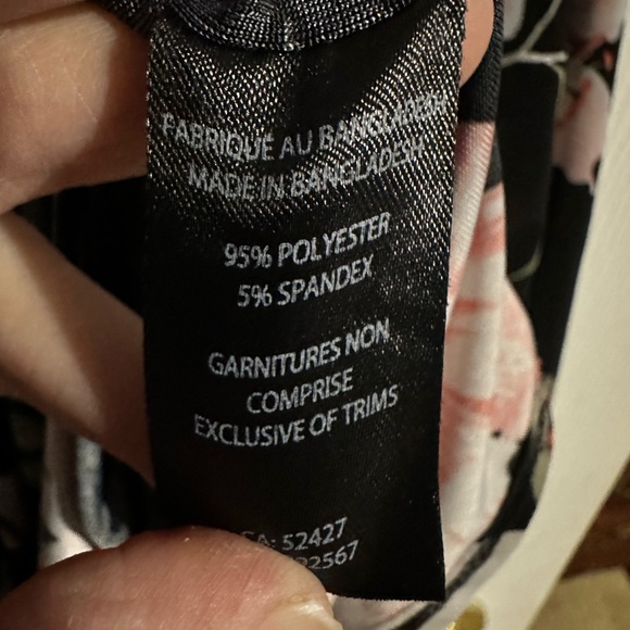 Lily Morgan floral cross over top 👚 - Picture 9 of 9